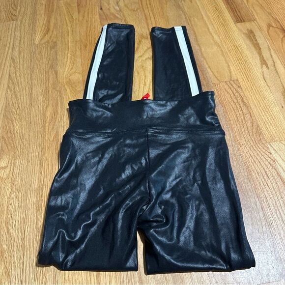 Spanx Black and White Striped Leggings Sz S/P - Picture 6 of 11